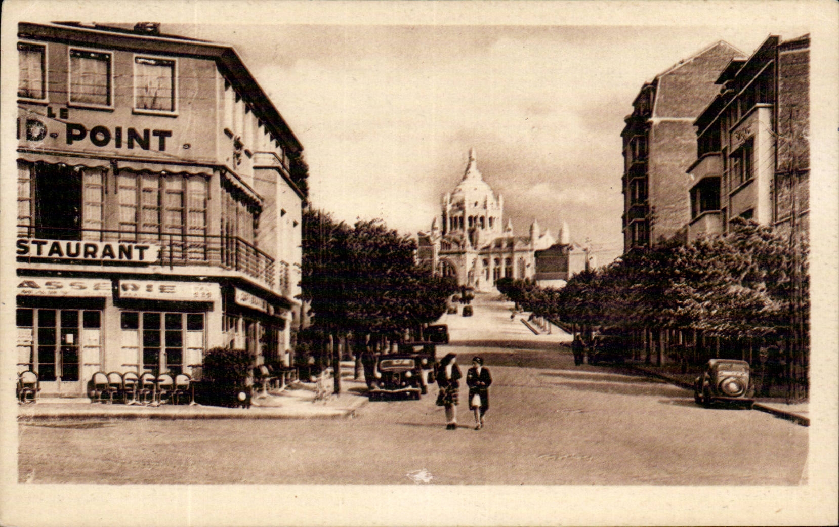 Lisieux CPA das von der Basilika auftrat