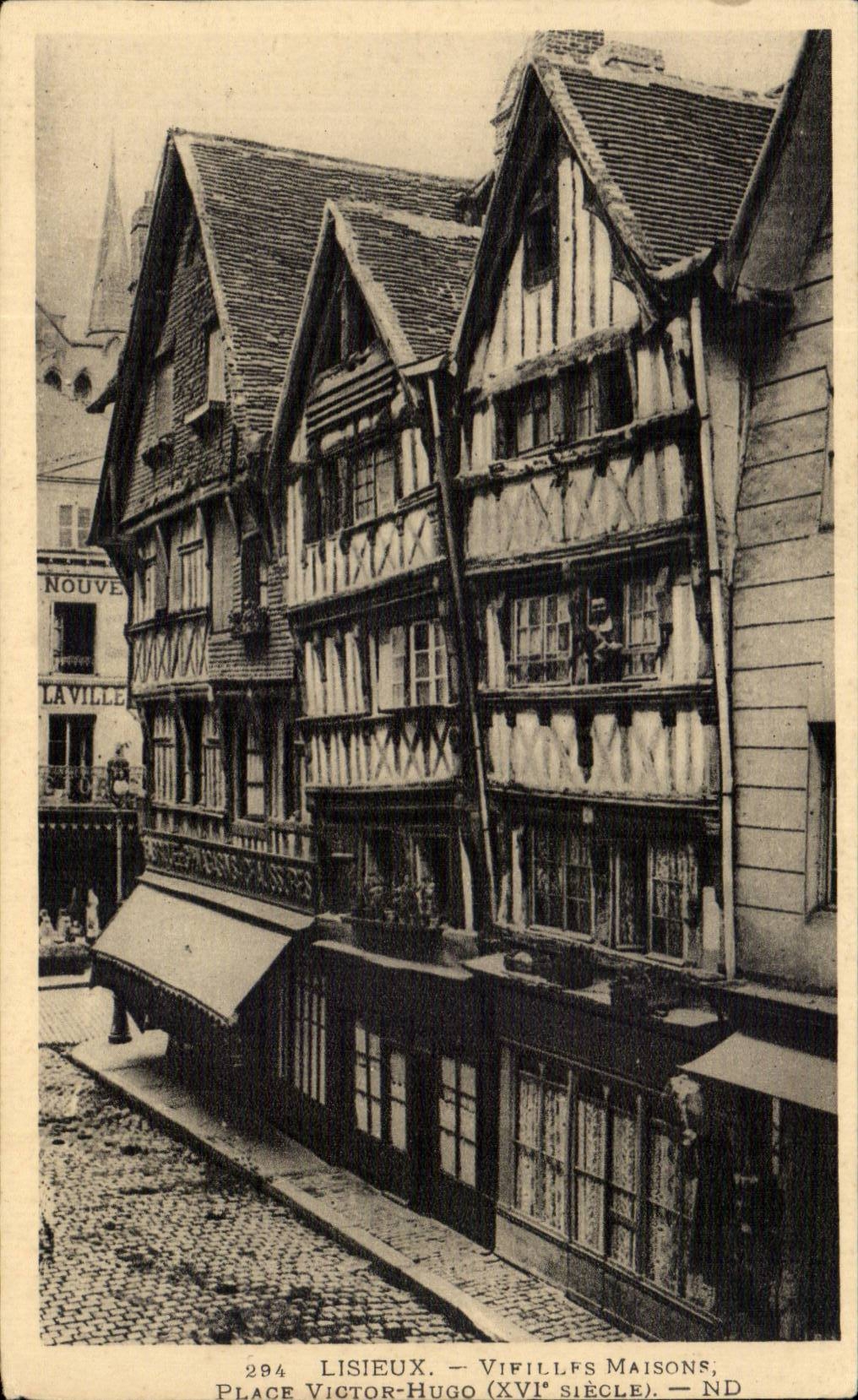 Lisieux CPA Vieilles bringt Platze Victor Hugo unter