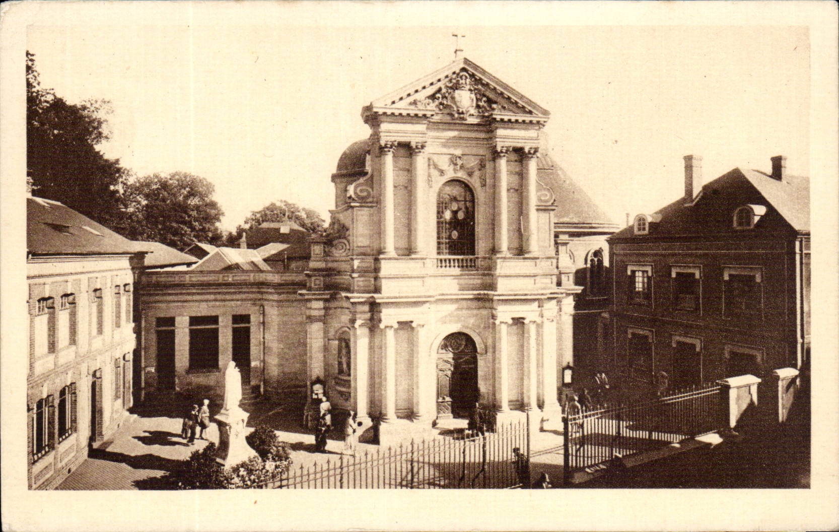 Lisieux CPA die Wolbung der Carmelite Nonnen die Front