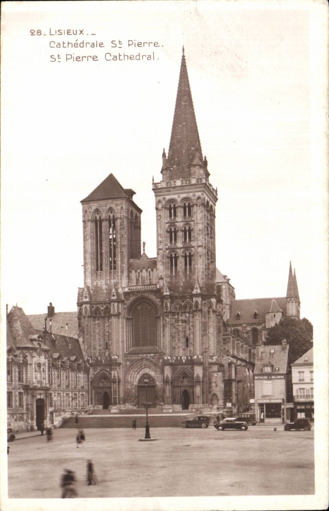 Lisieux CPSM Kathedrale-Str Pierre