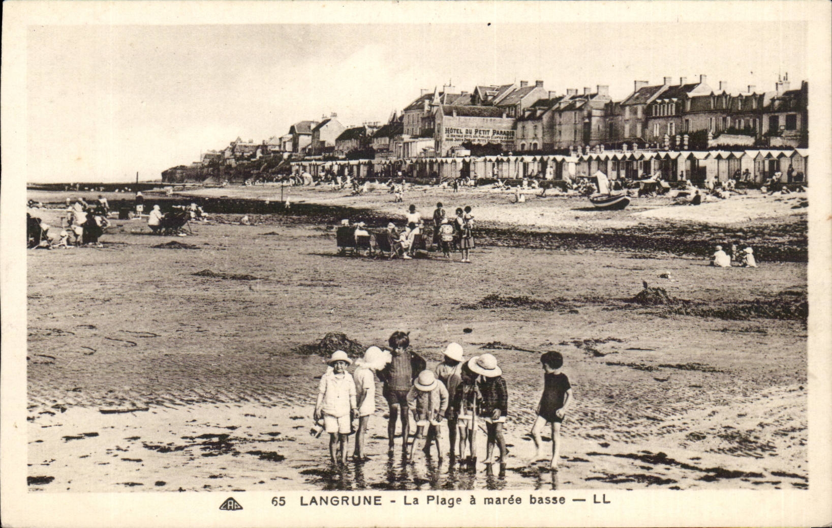 Langrune on Mer CPA the beach has low tide