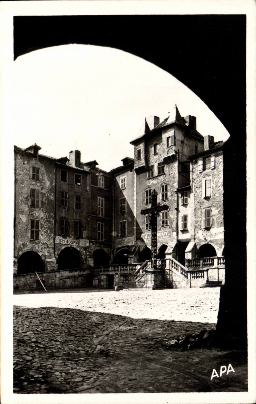 Villefranche de Rouergue CPSM Places Notre Dame Maison of the poet spititualist Charles de Pomairols