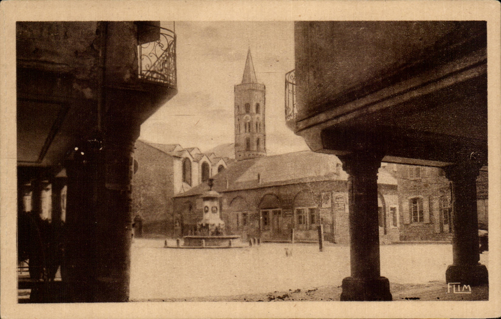 Millau CPA colonnades and Notre Dame