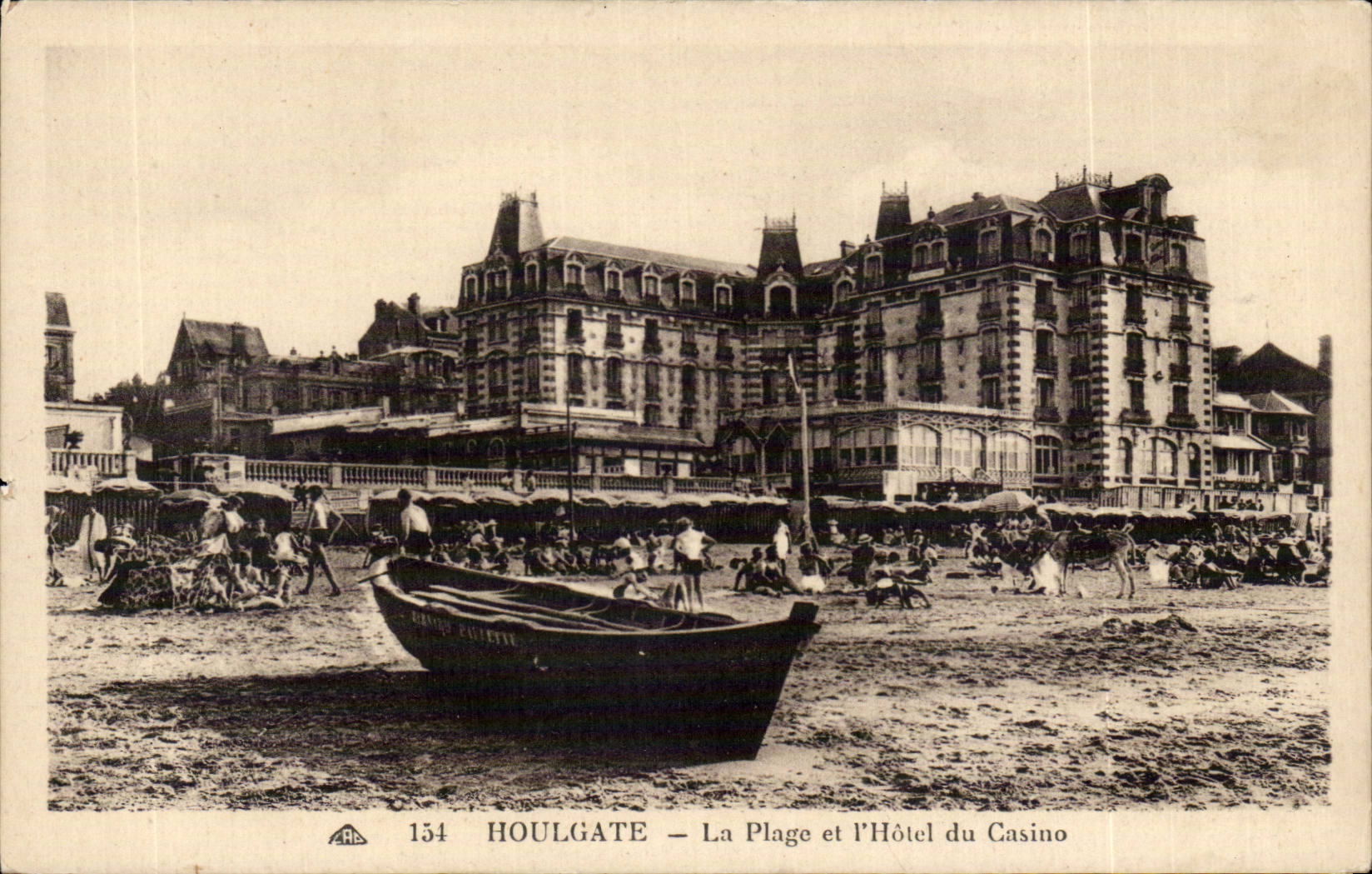 CPA Houlgate the beach and the hotel of the casino