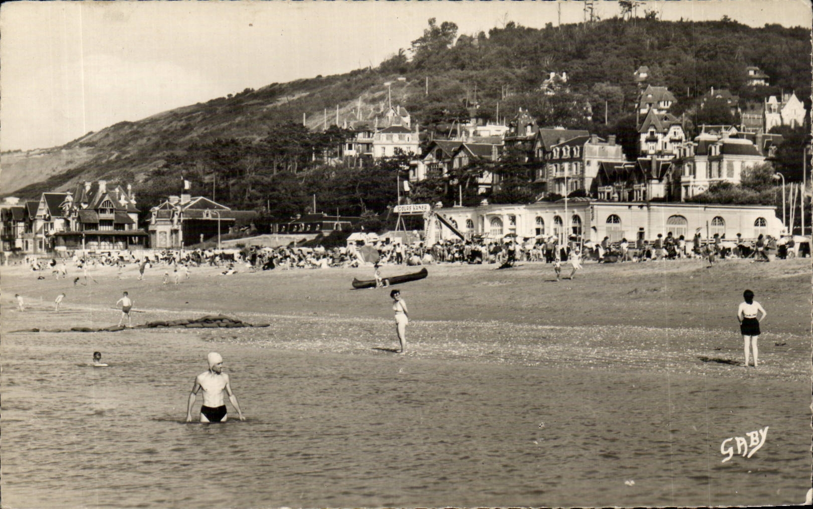 CPA Houlgate the beach the casino and the wood of Boulogne