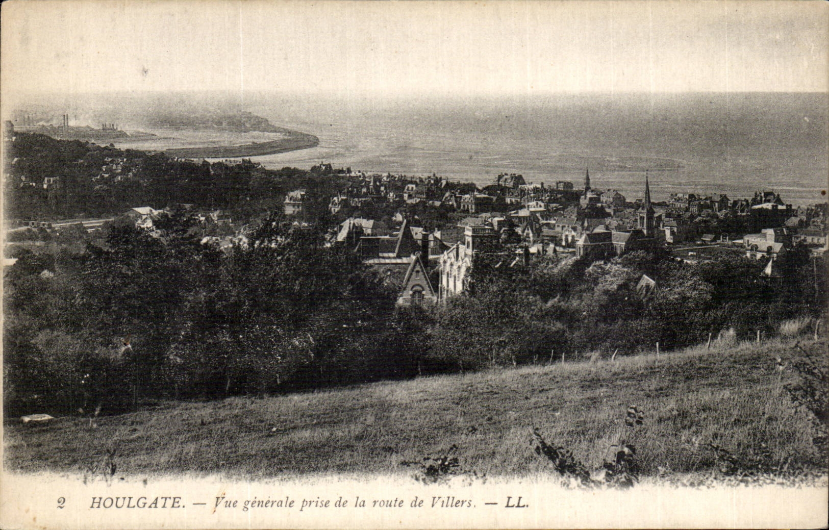 CPA Houlgate View taken of the road of Villers