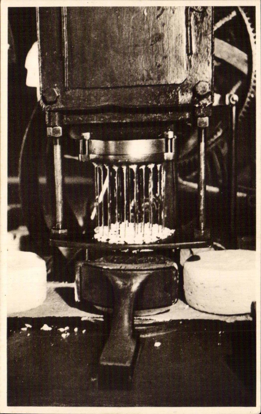 CPA Roquefort Undermines Atelier career of pricking and brushing