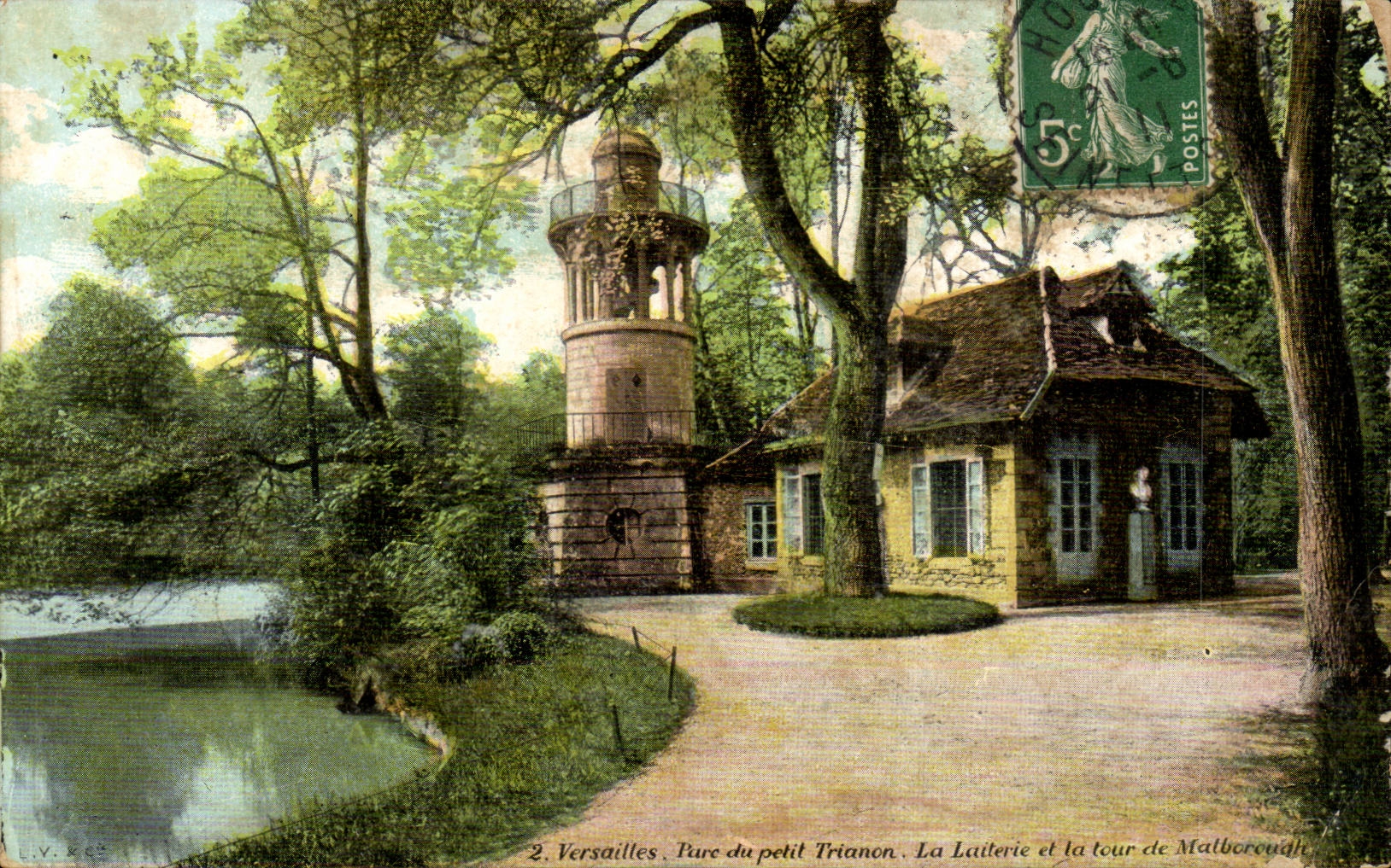 CPA Versailles Park of small Trianon dairy and the tower of Marlborough