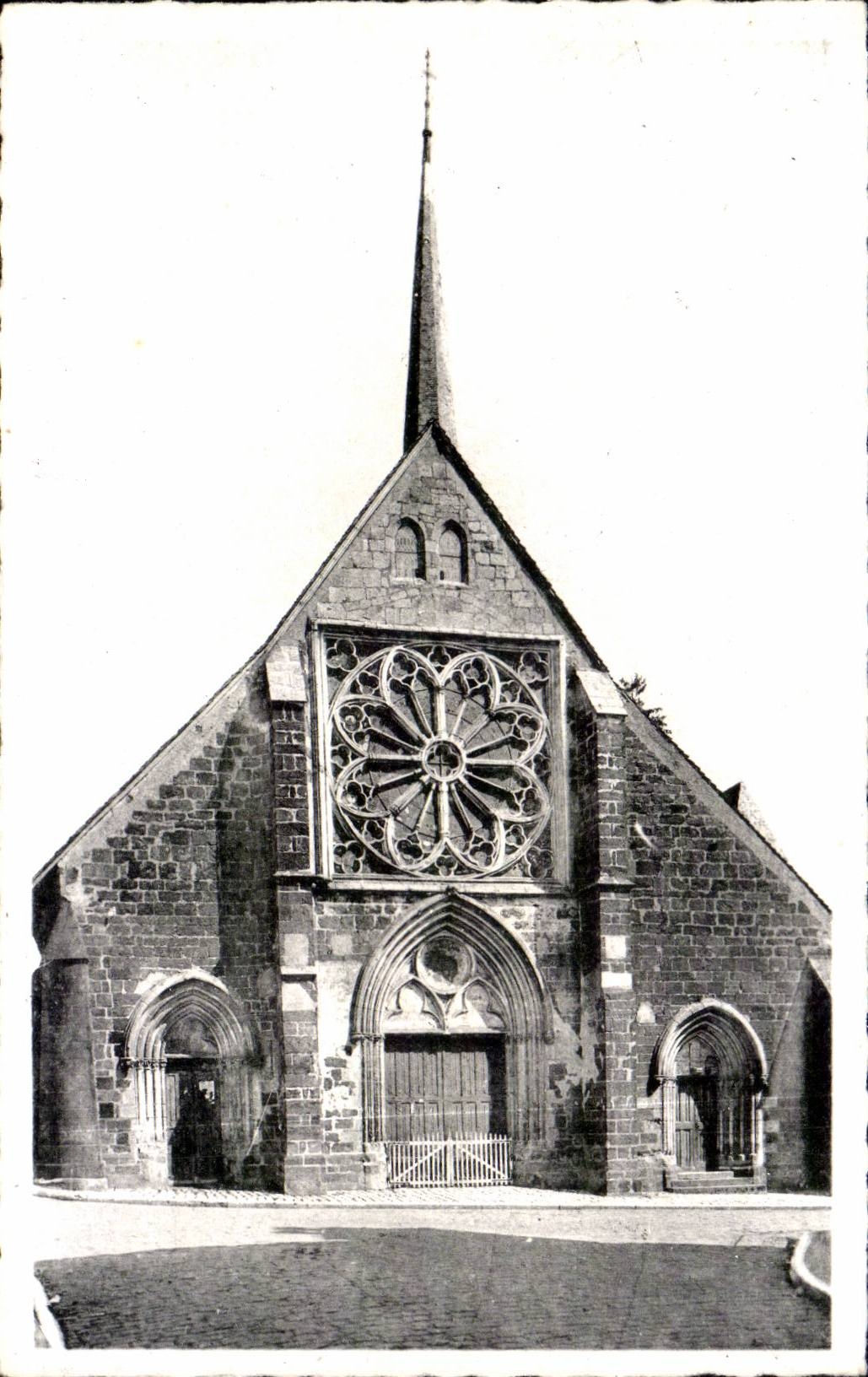 CPA Saint Fargeau Eglsie and rosette