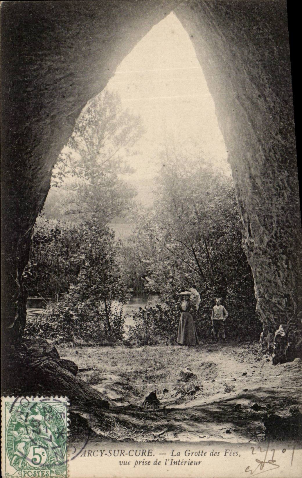 CPA Arcy on Cure the cave of the fairies Seen from of the interior
