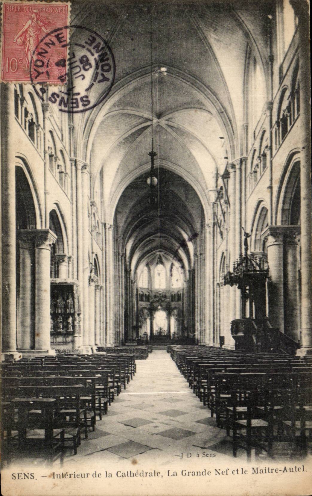 CPA Interior Sens of the cathedral the great nave