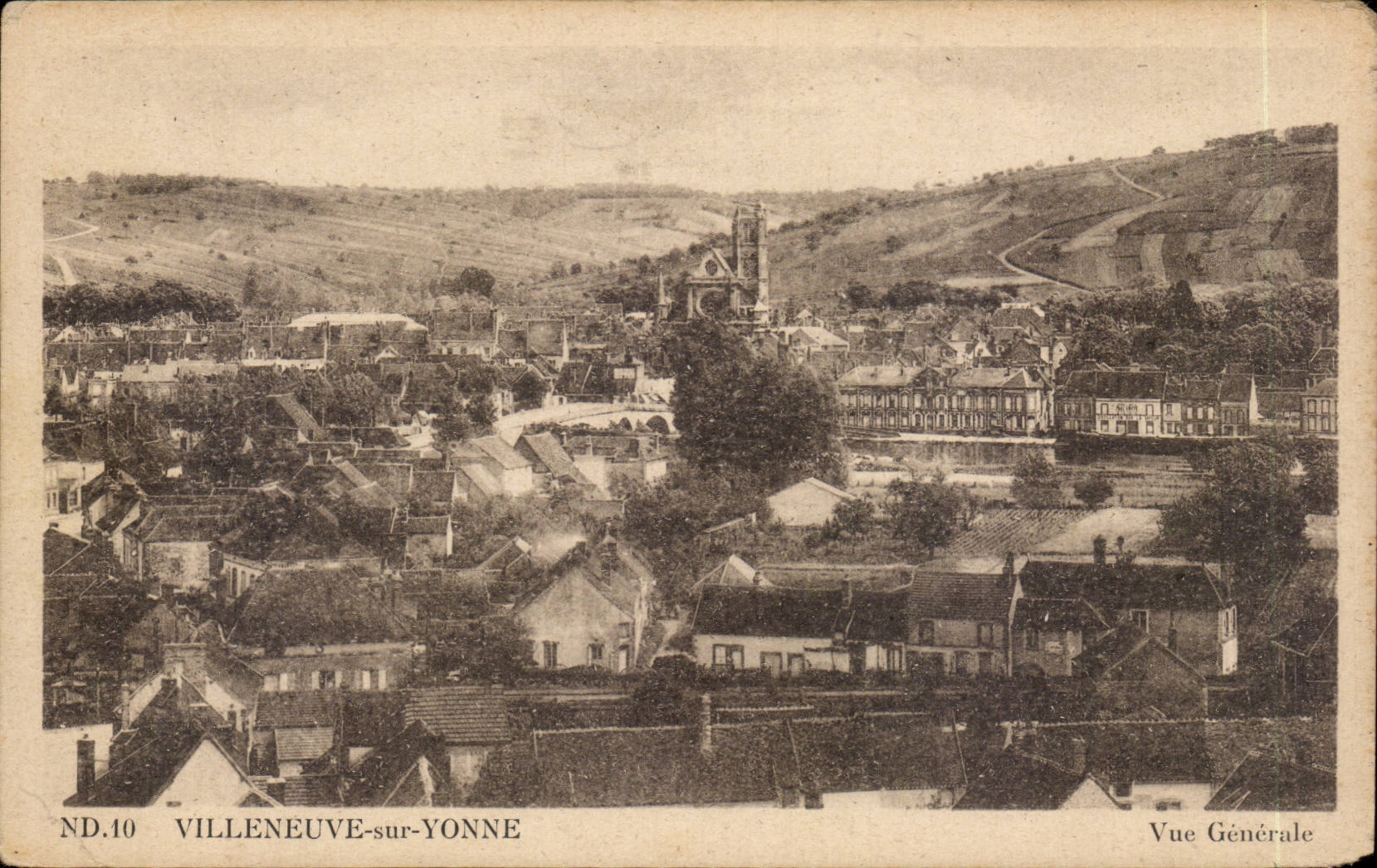 Villeneuve on Yonne CPA View