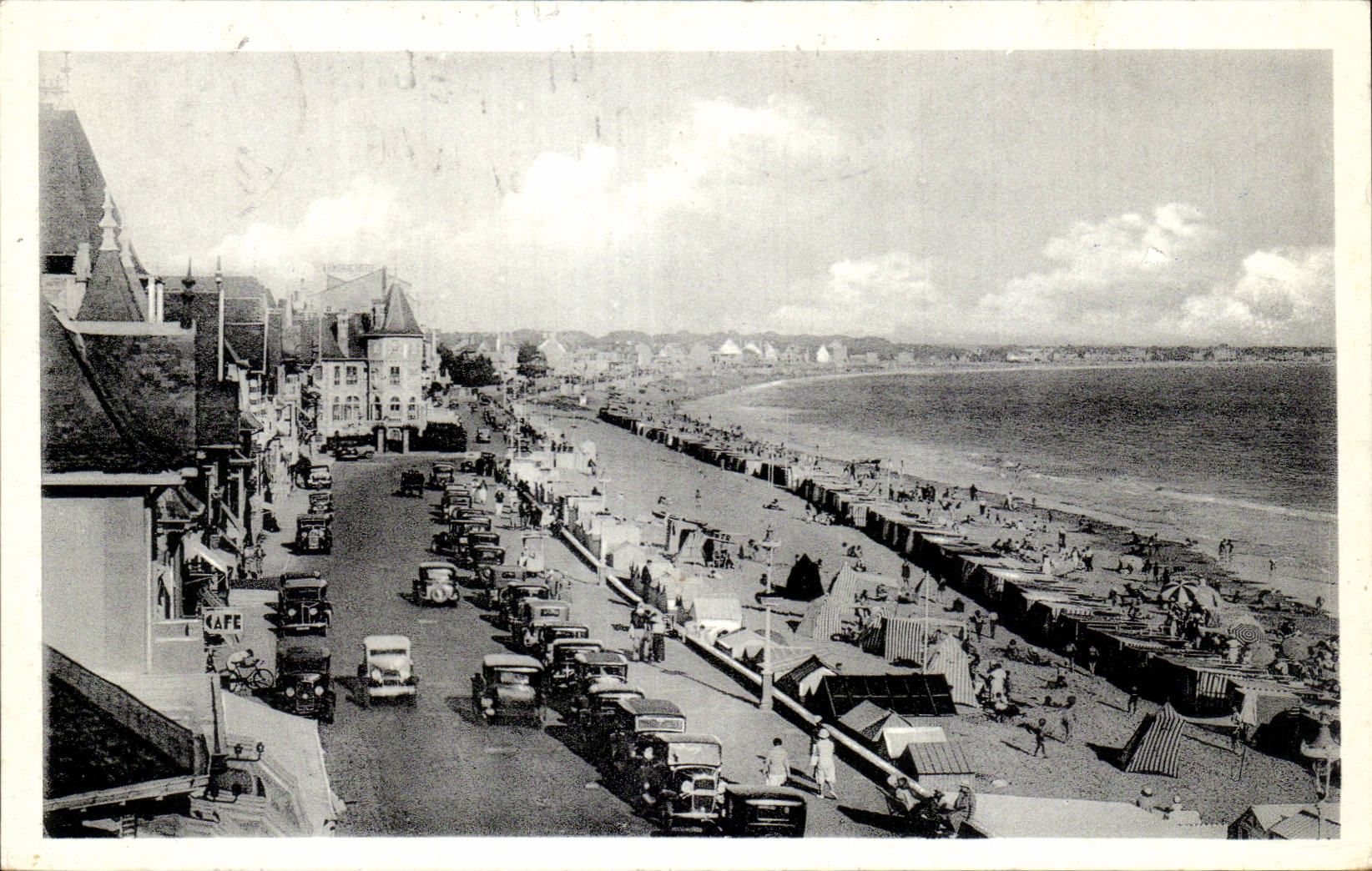 CPA La Baule Boulevard of the ocean Taken of the Adriana hotel