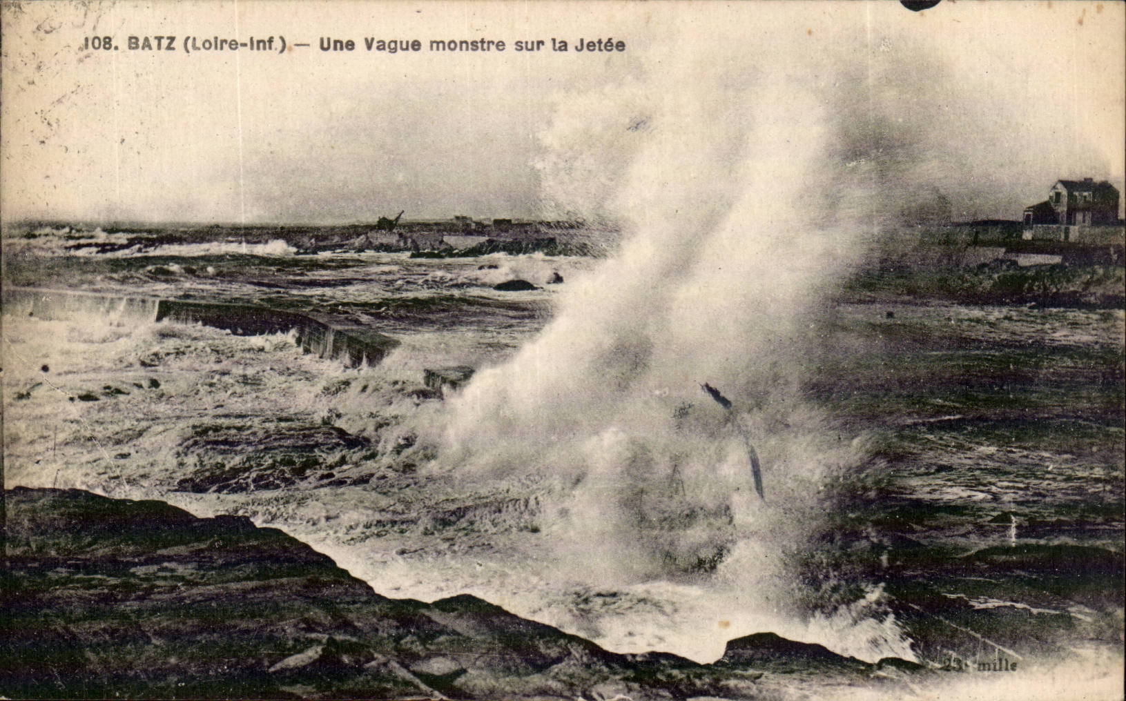 CPA Batz a vague monster on sand