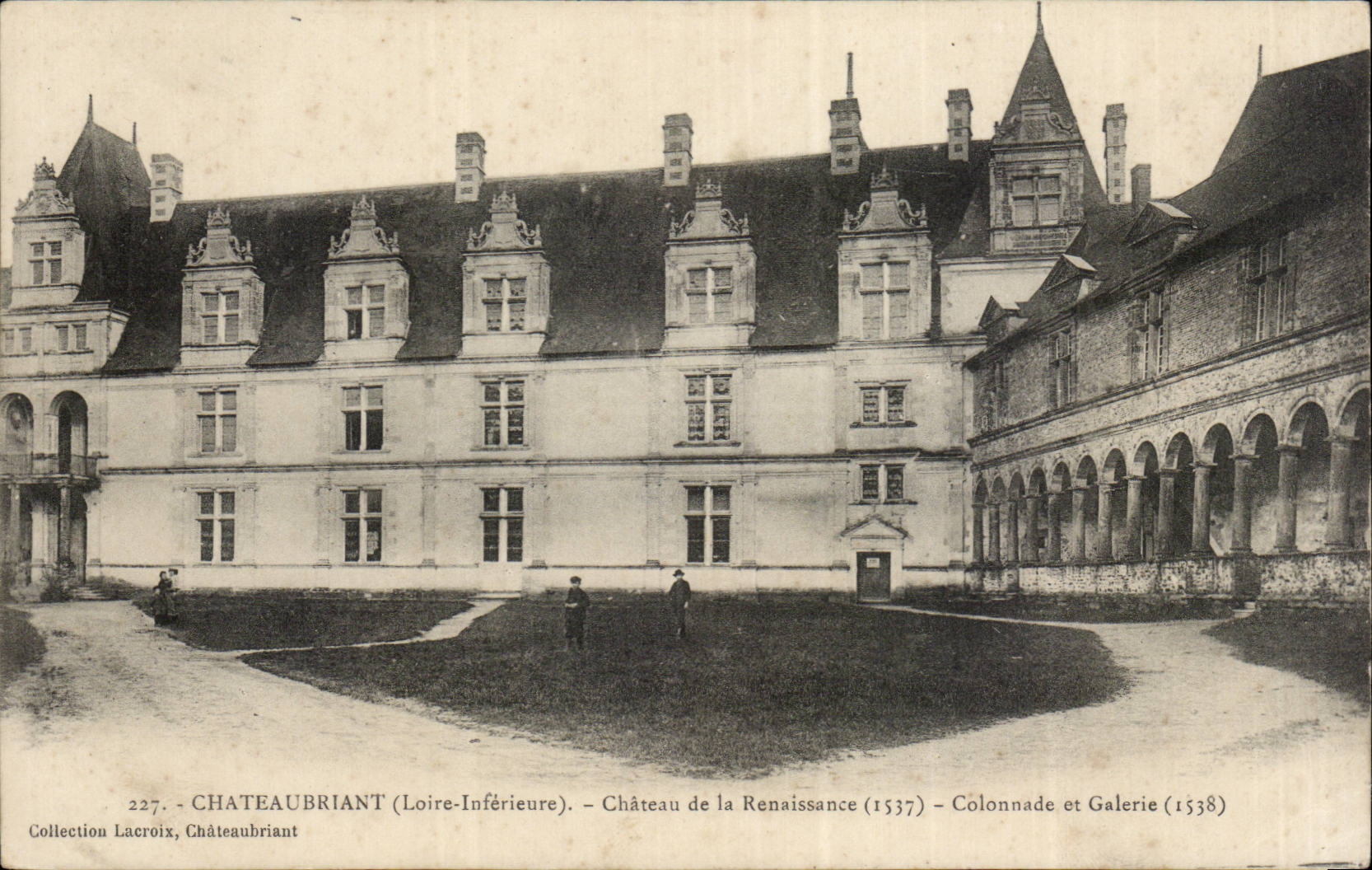 Chateaubriant CPA Castle of Renaissance the Colonnade and gallery