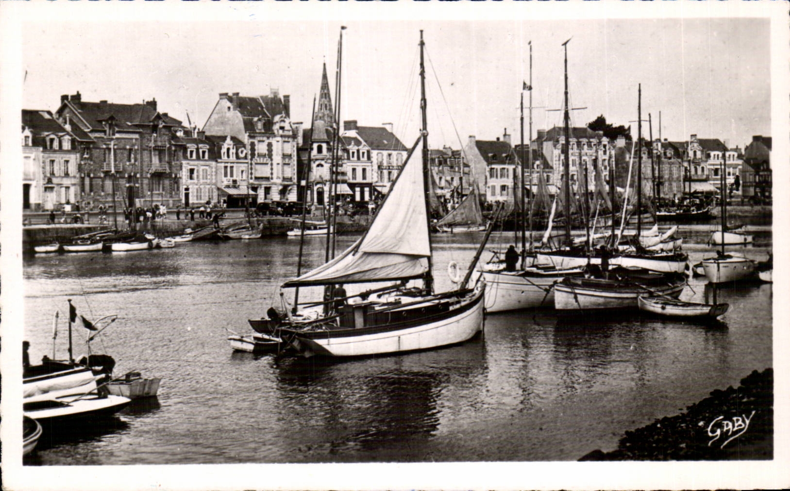 CPSM Pouliguen the port and the quay