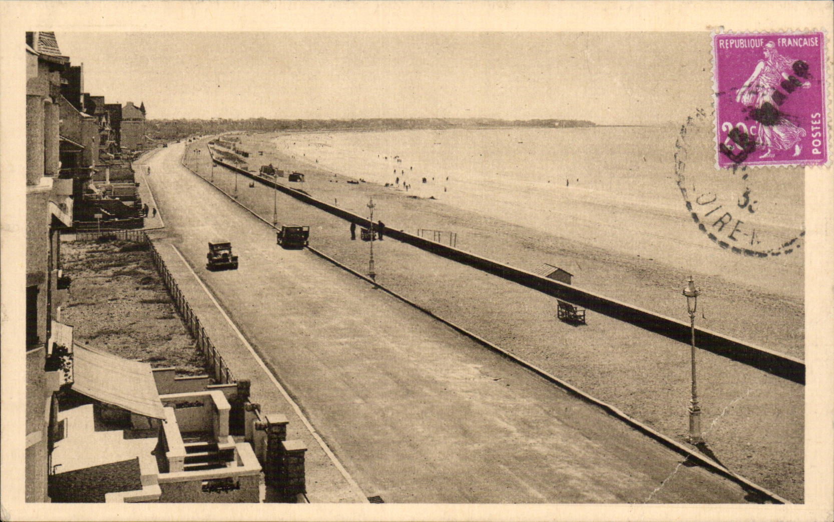 CPA La Baule the Pines Panorama of the boulevard of the ocean towards Pornichet
