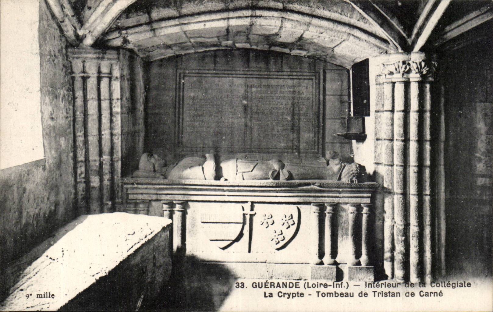 CPA Interior Guerande of collegial the crypt Tomb of Tristan de Carne