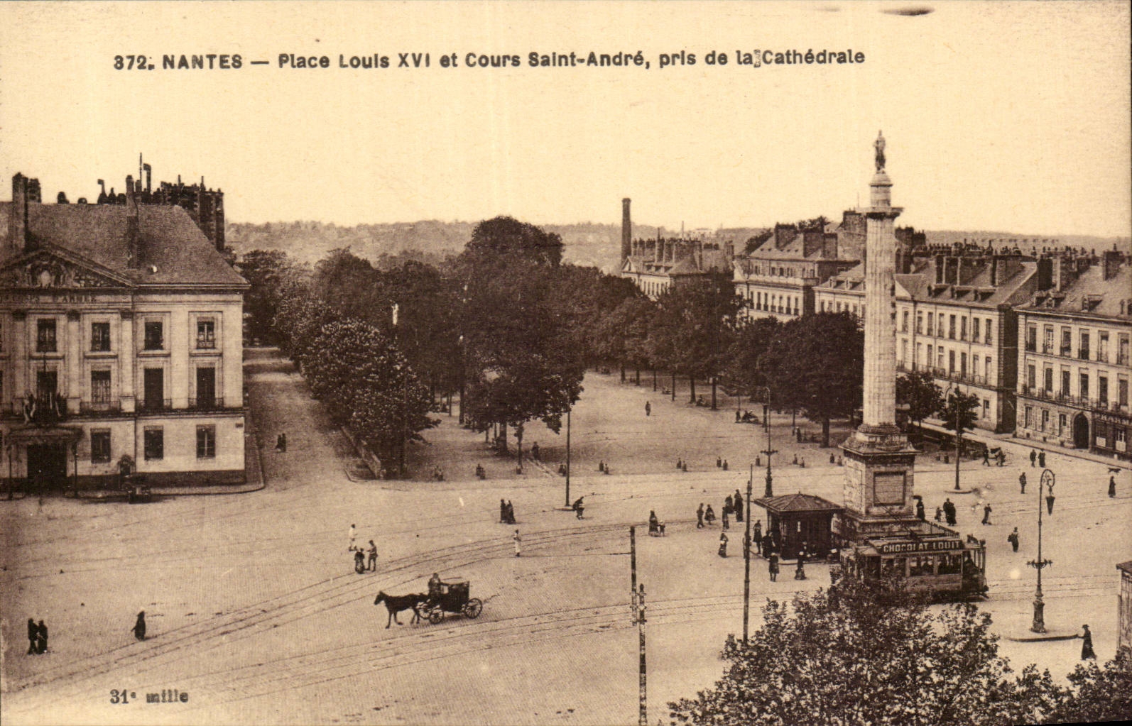 CPA Nantes Places Louis XVI and course Saint Andre taken of the cathedral