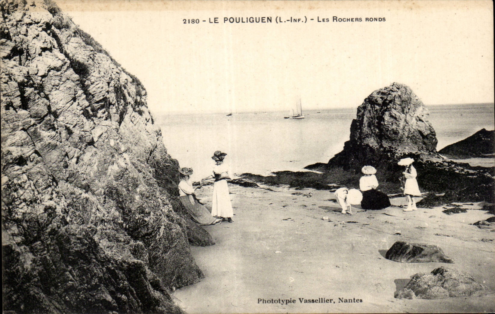 CPA Pouliguen round rocks