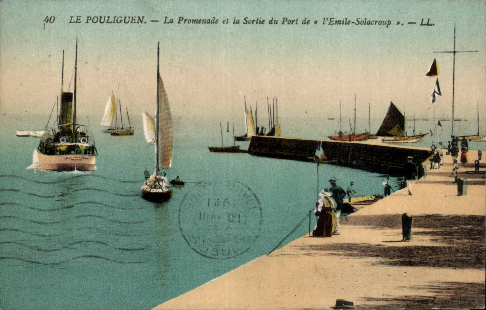 CPA Pouliguen the walk and the exit of the port of the Emile Solacroup