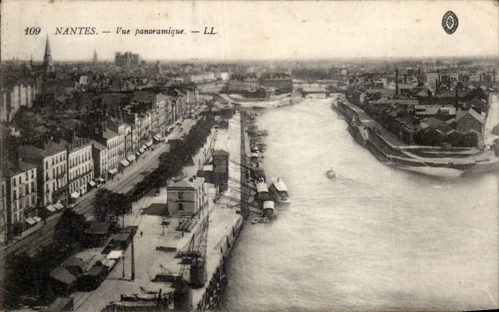 CPA Nantes Panoramic View