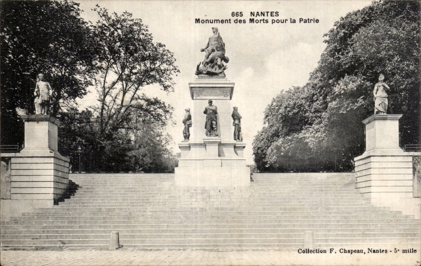 CPA Nantes Monument of died for the fatherland