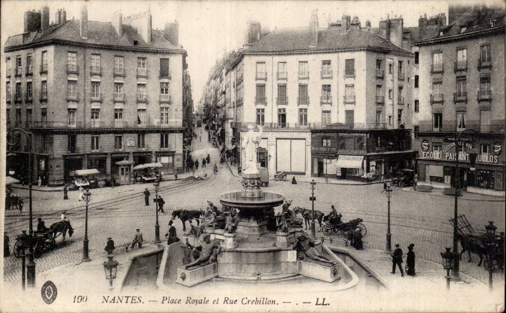 CPA Nantes Places Royal and street Crebillon