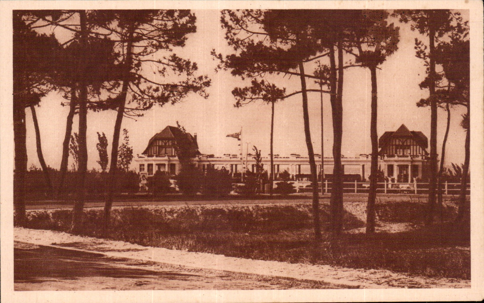 CPA La Baule on sea tennis club through the pines (Ferdinand Menard)