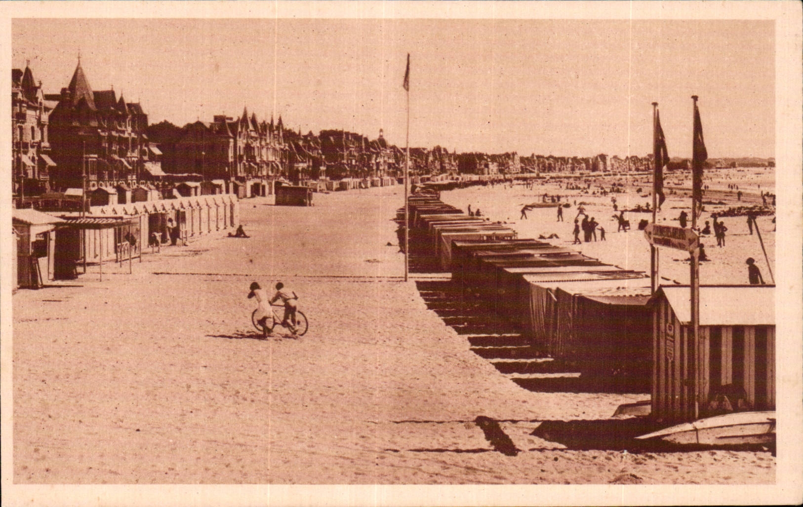 CPA La Baule on Overall picture sea of the beach