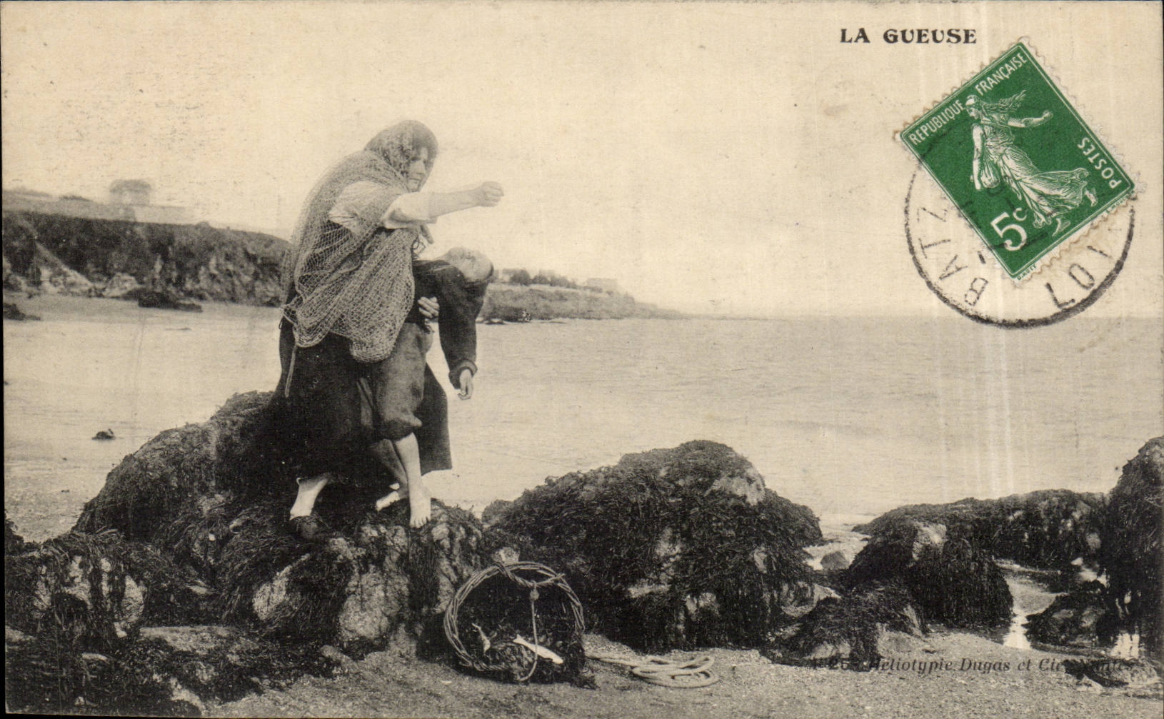 CPA the Pig mould Folklore Costume Mother and her child rejete by the sea