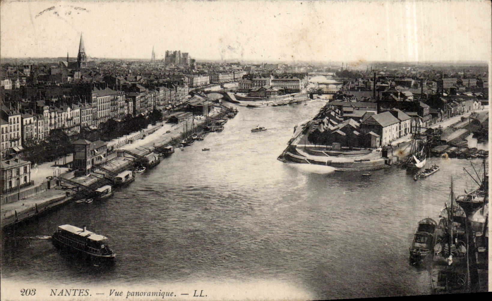 CPA panoramic Nantes Vua