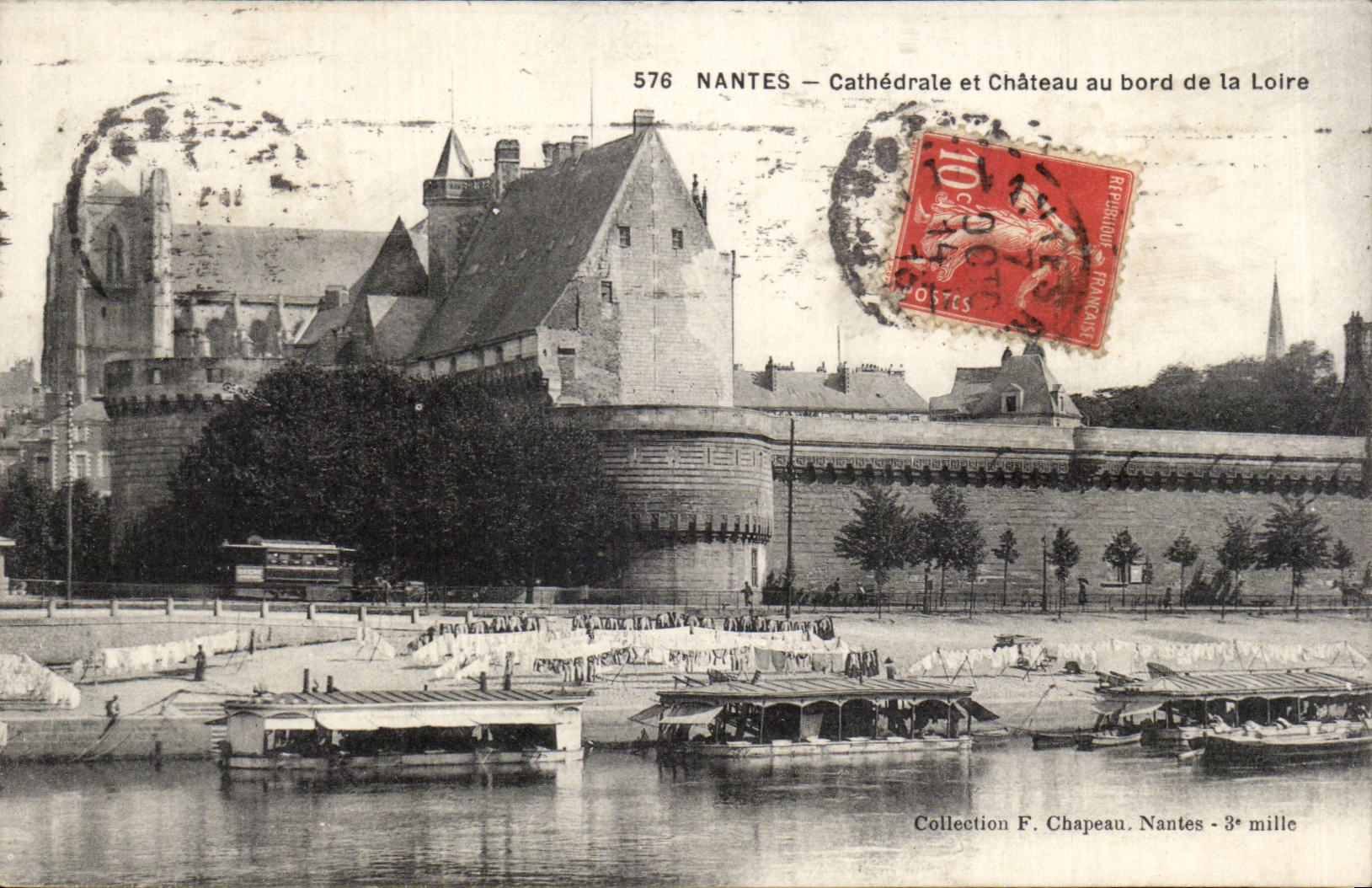 CPA Nantes Cathedral and chaetau at the edge of the Loire