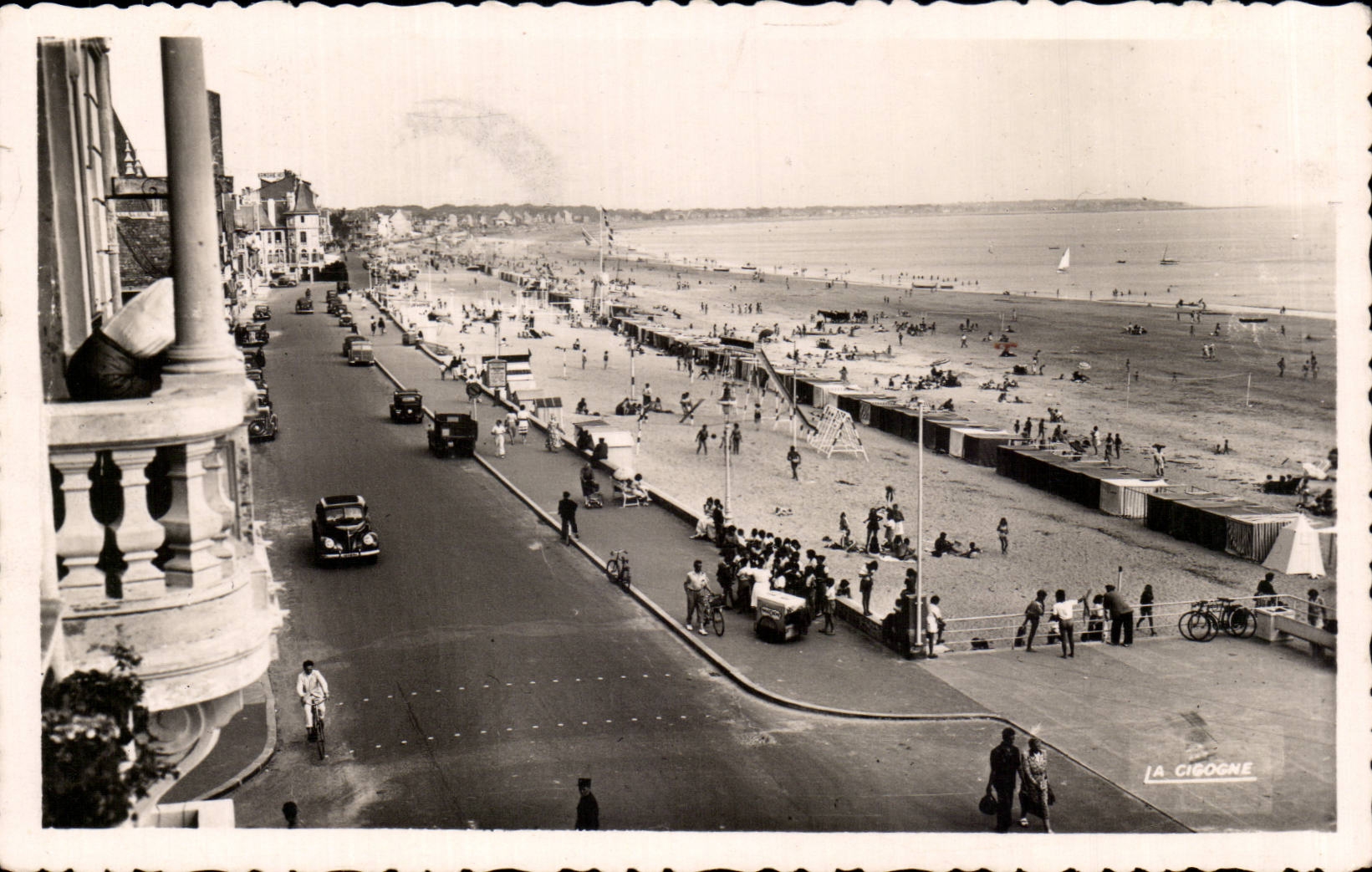 CPA La Baule Seen of Al beach and the embankment