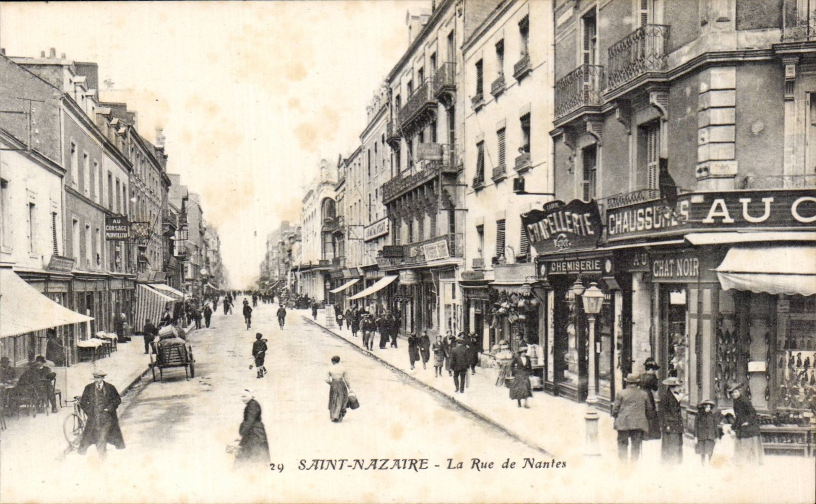CPA Saint Nazaire the street of Nantes