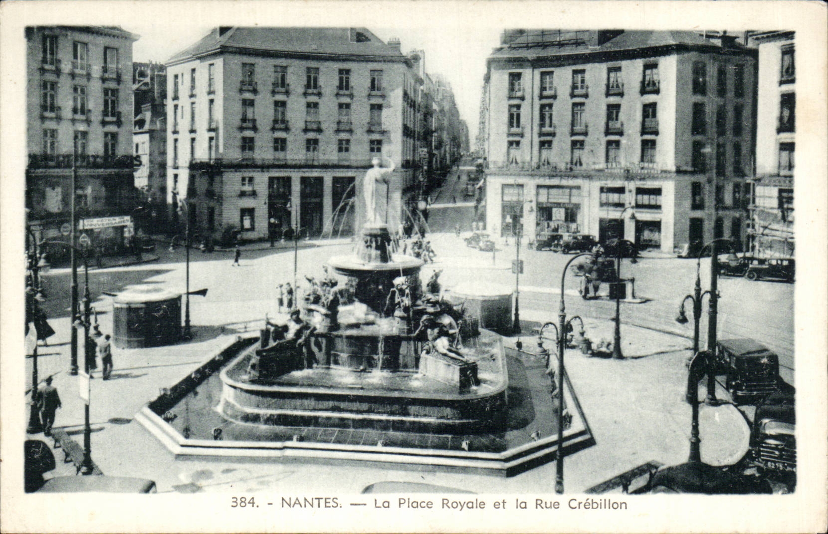 CPA Nantes the royal place and the street Crebillon