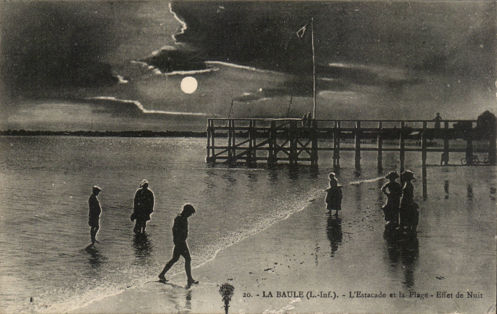 CPA La Baule the pier and the beach Night effect