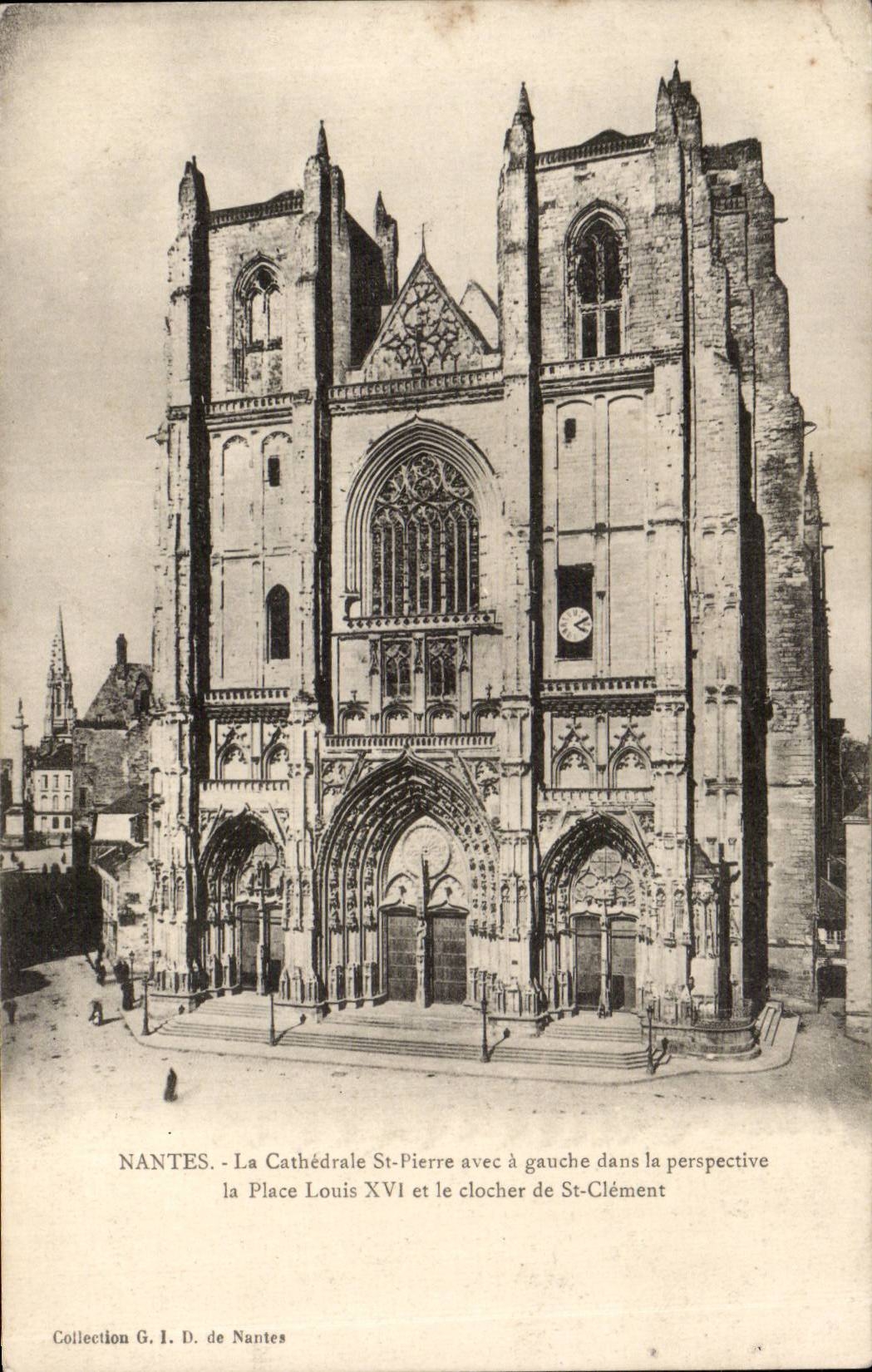 CPA Nantes the cathedral St hones the place Louis XVI and the bell-tower of lenient St