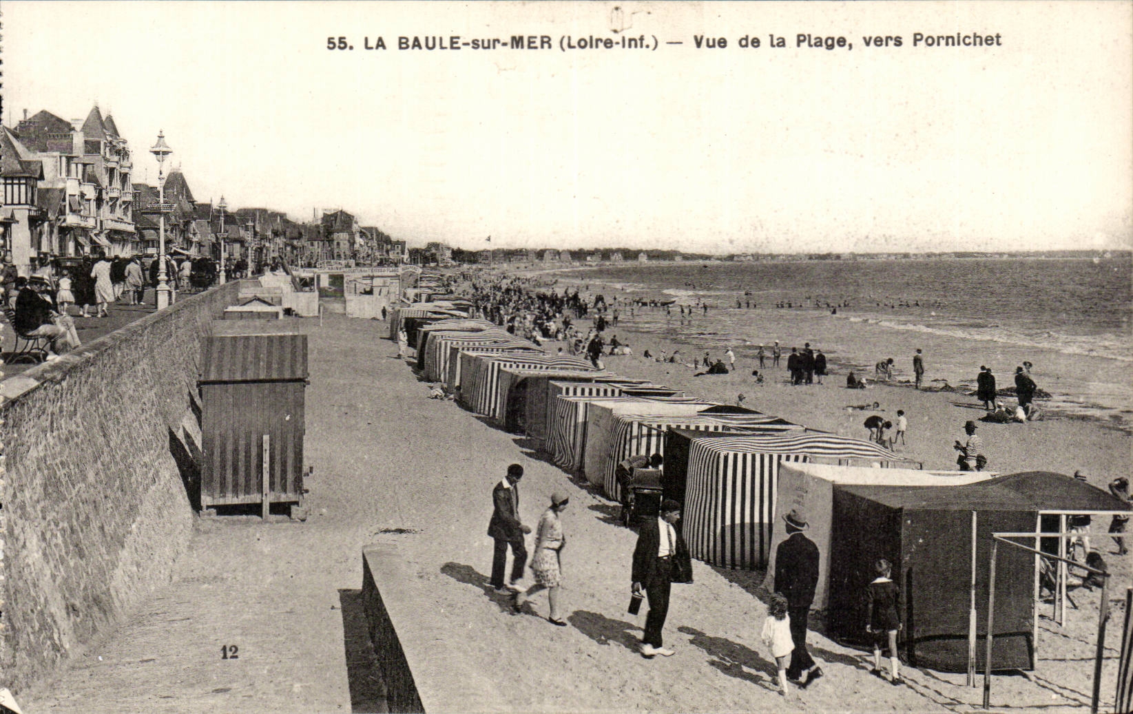 La Baule on Sea CPA Seen of the beach towards Pornichet