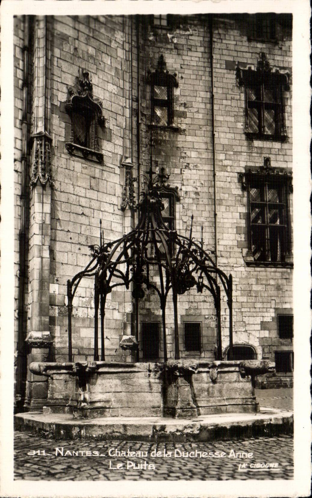 Nantes CPA Castle of the duchess Anne the well