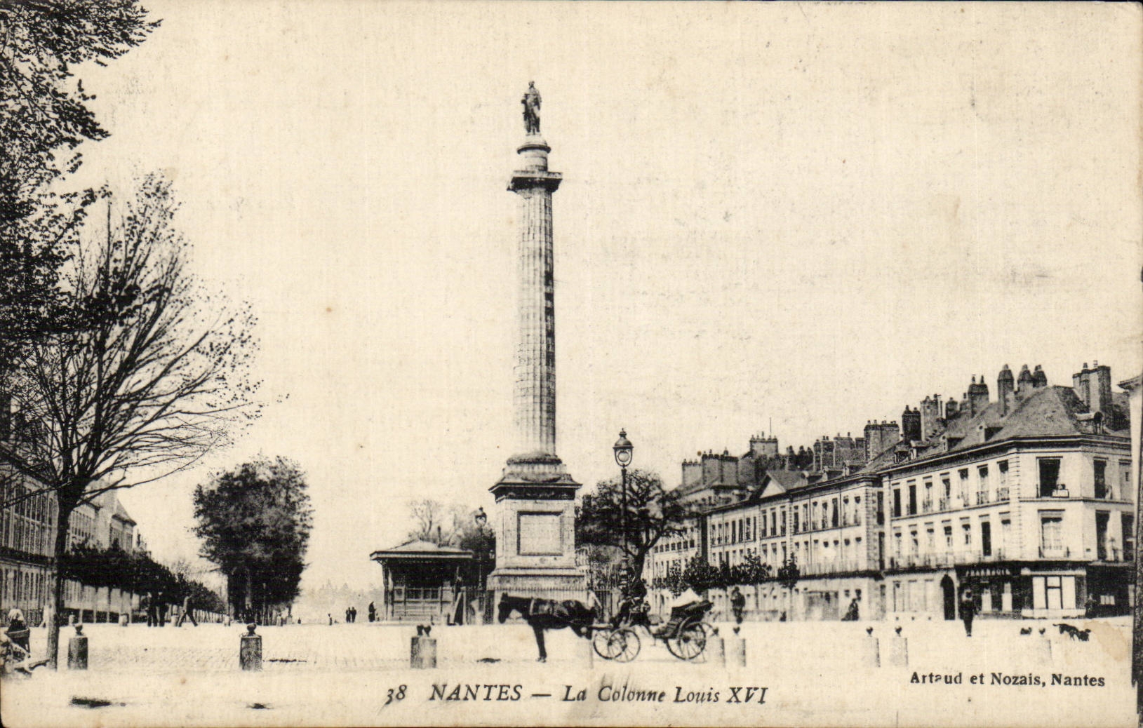 Nantes CPA the column Louis XVI