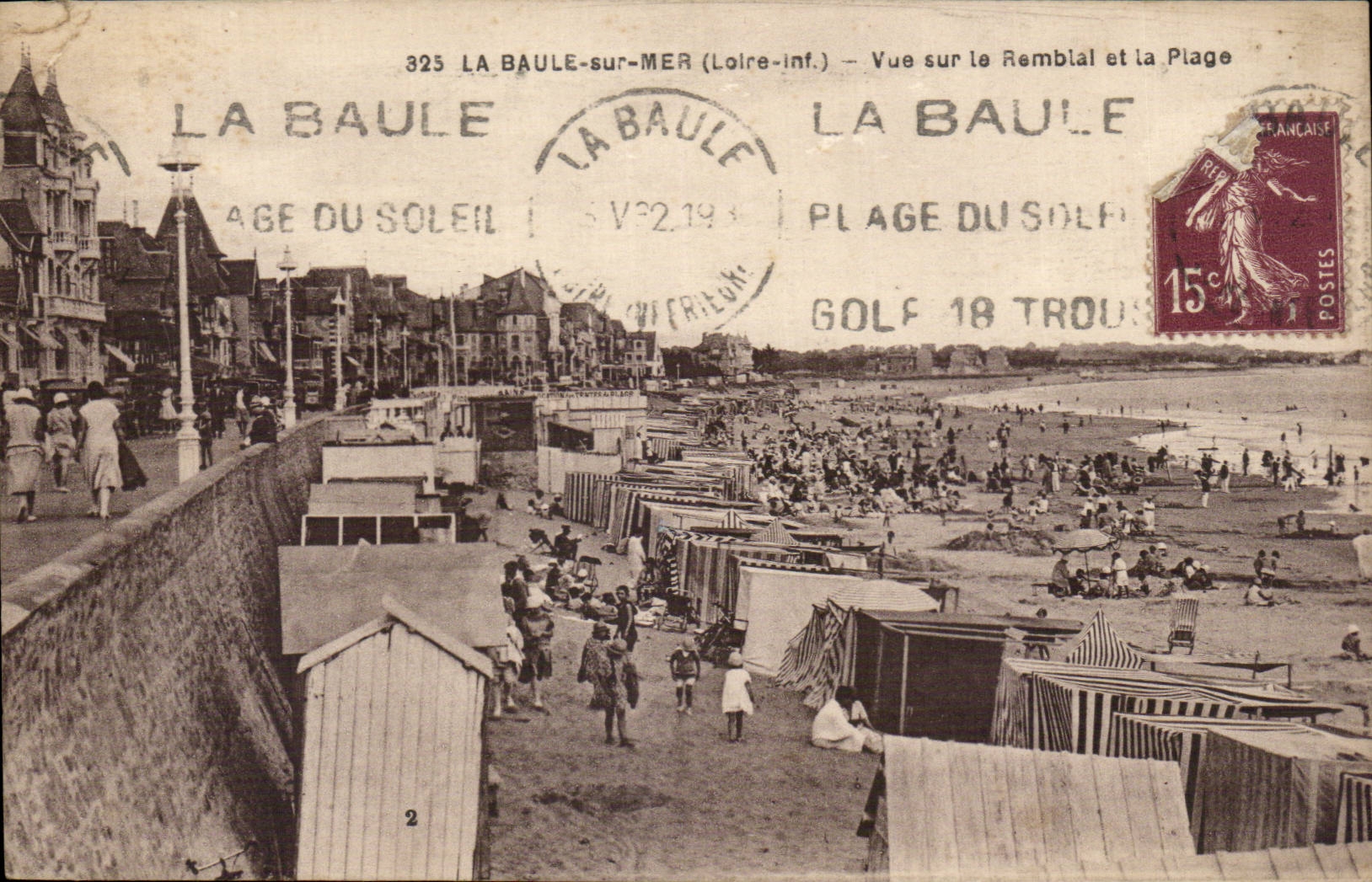 La Baule CPA Seen on the embankment and the beach