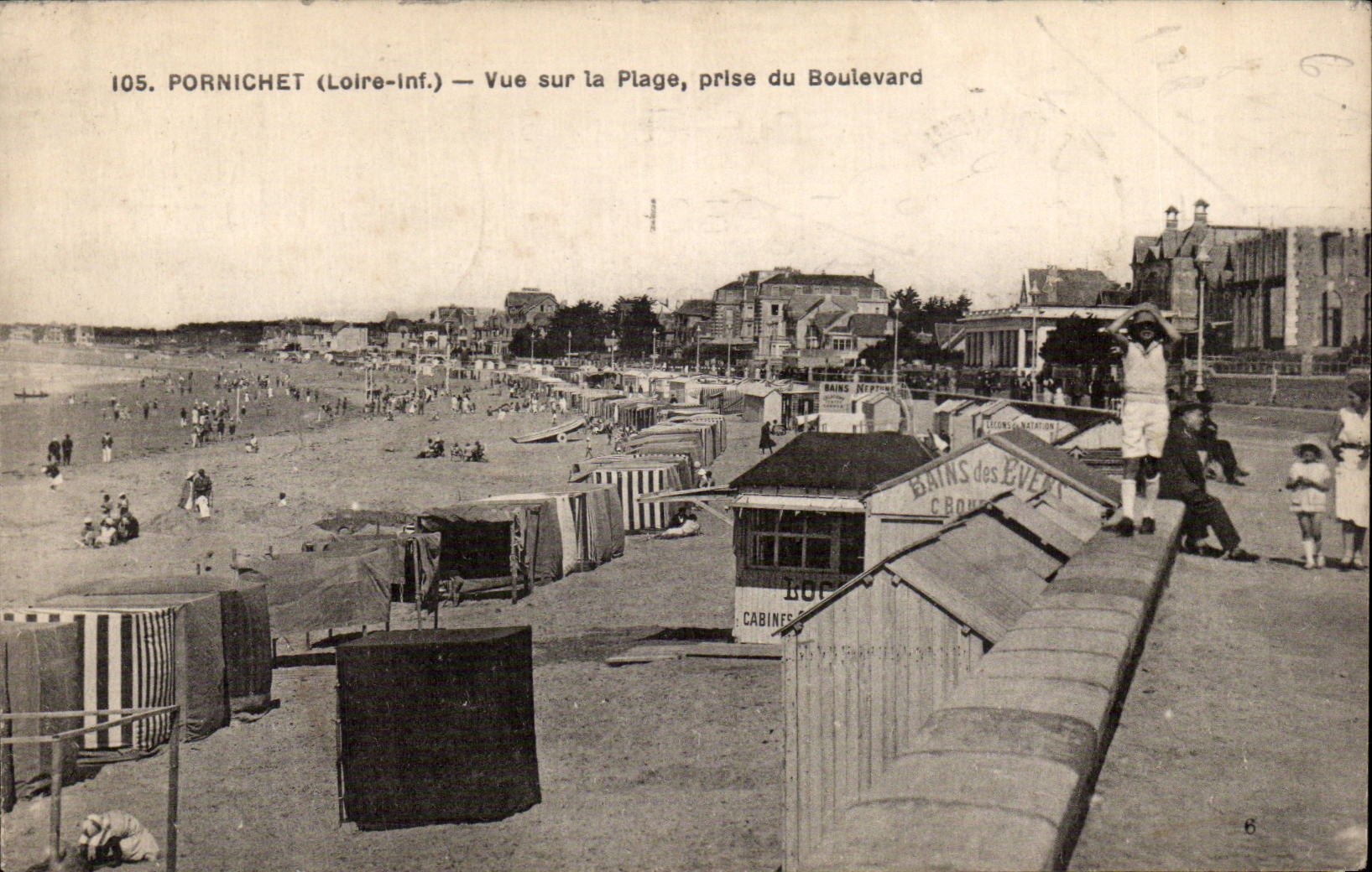 La Baule CPA Seen on the beach taken of the boulevard