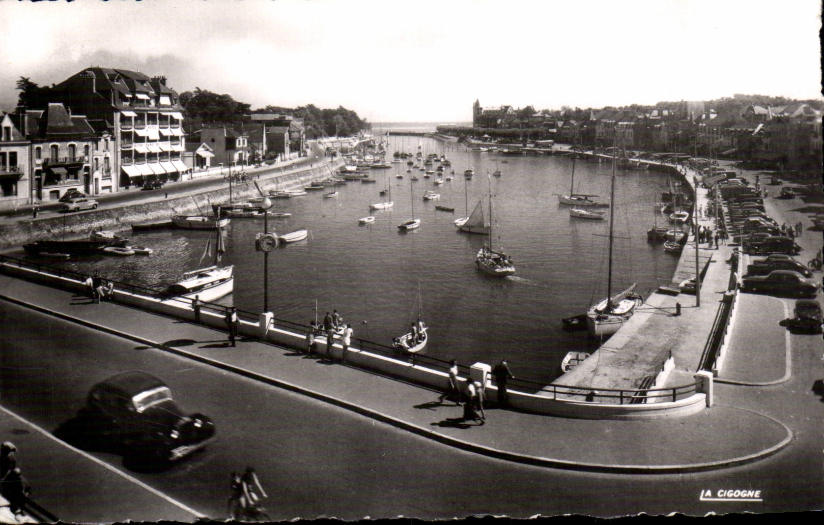 Pouliguen CPA View of the port