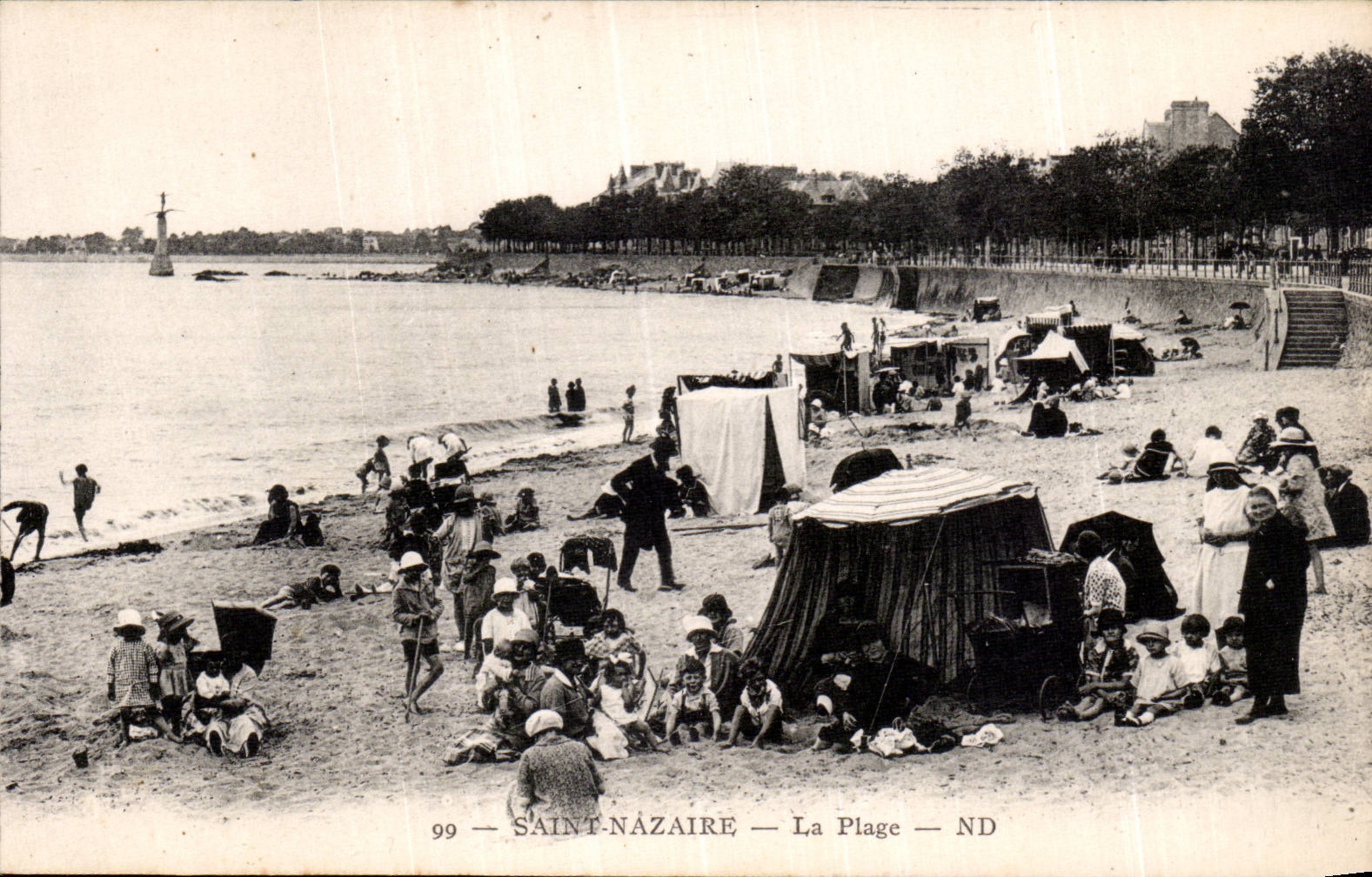 CPA Saint Nazaire the beach Children