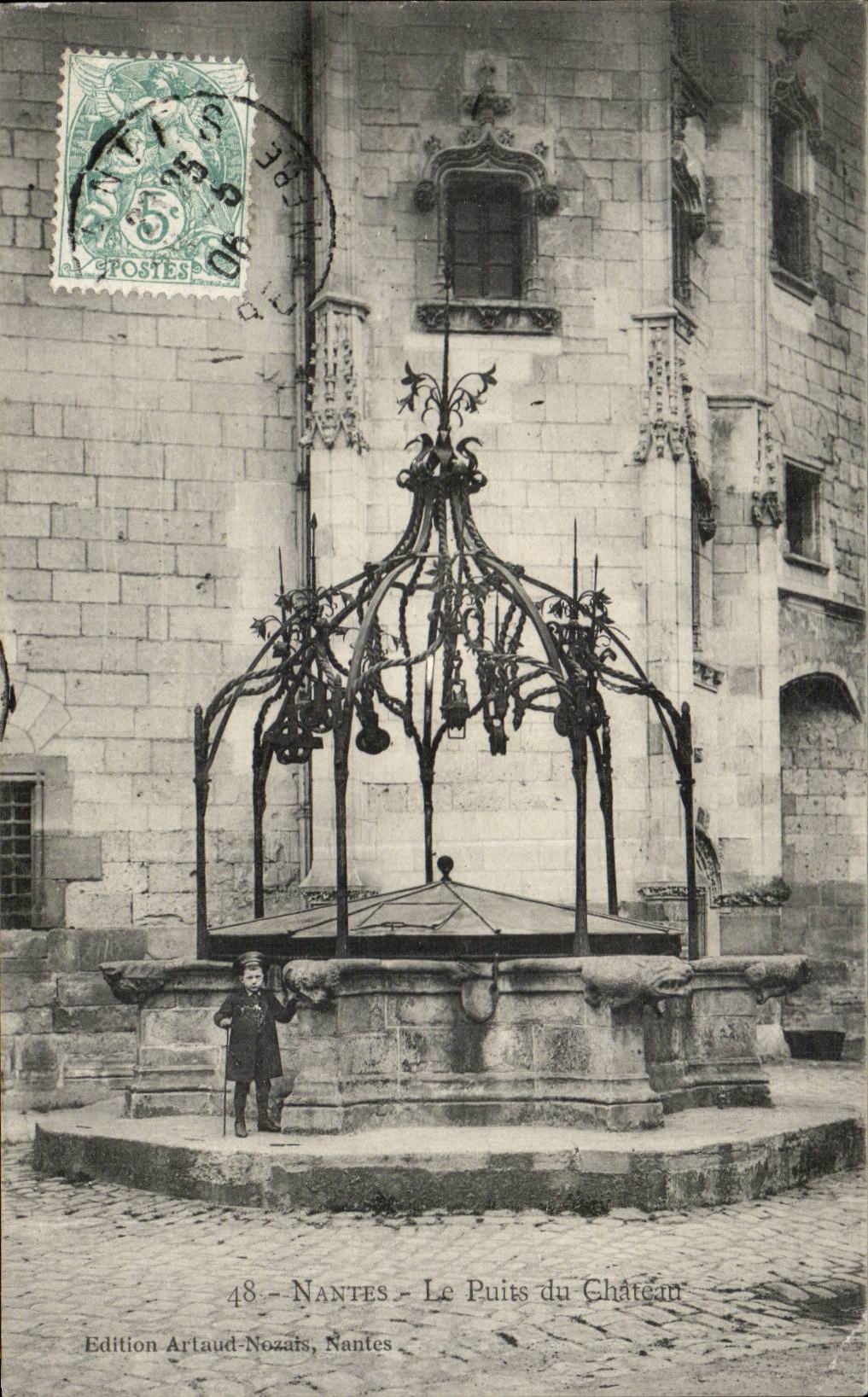 Nantes CPA the well of the castle