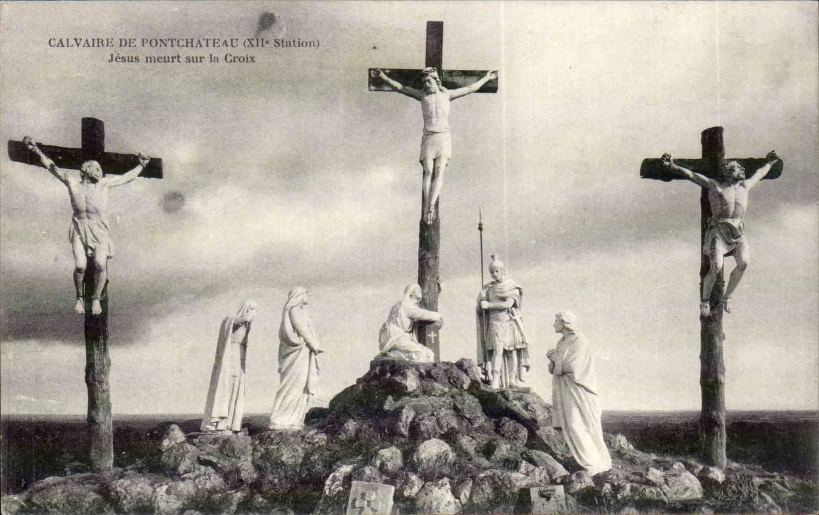 CPA Calvaire of Ponchateau Jesus dies on the cross