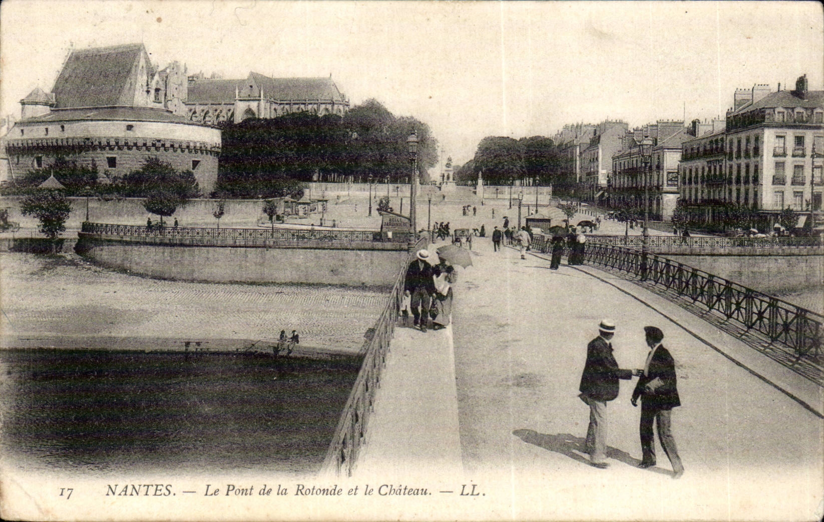 CPA Nantes the bridge of the rotunda and the castle