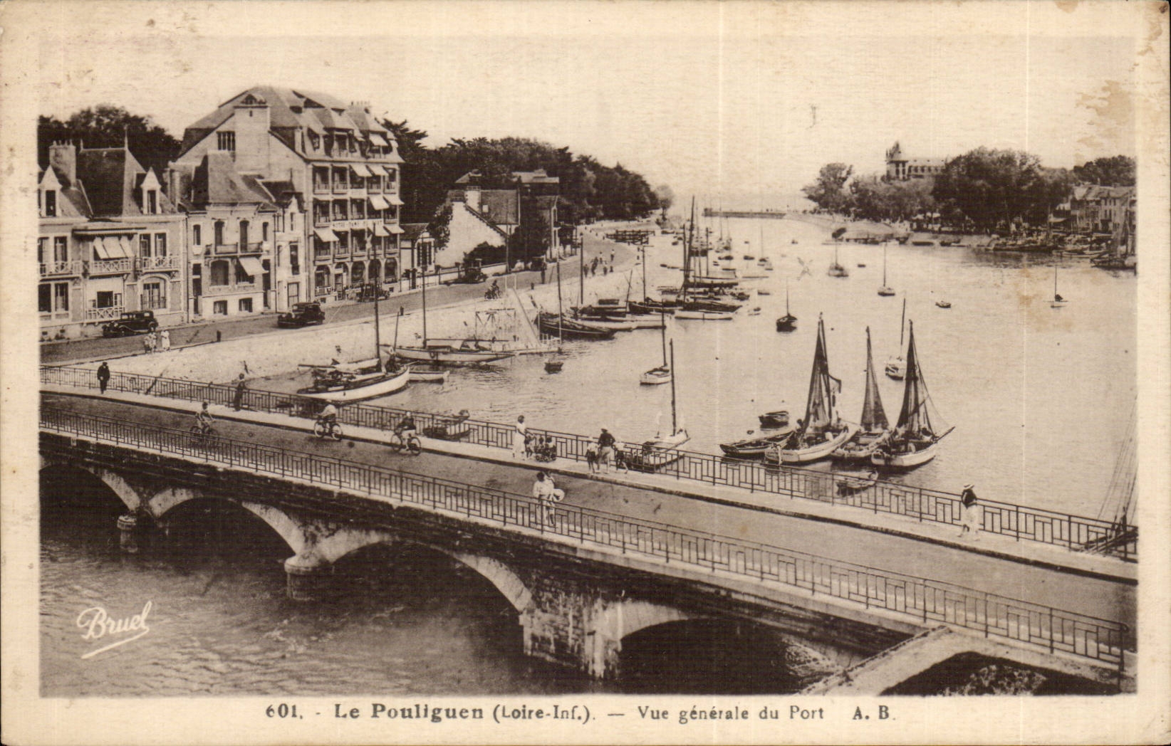 CPA Pouliguen View of the port
