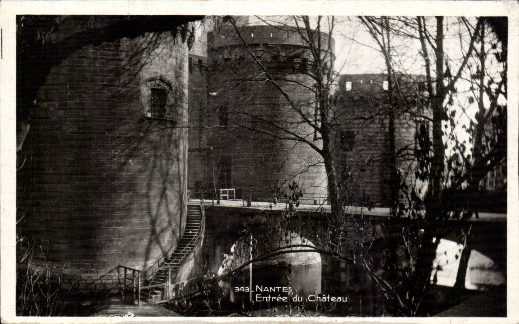 Nantes CPA Entrance of the castle